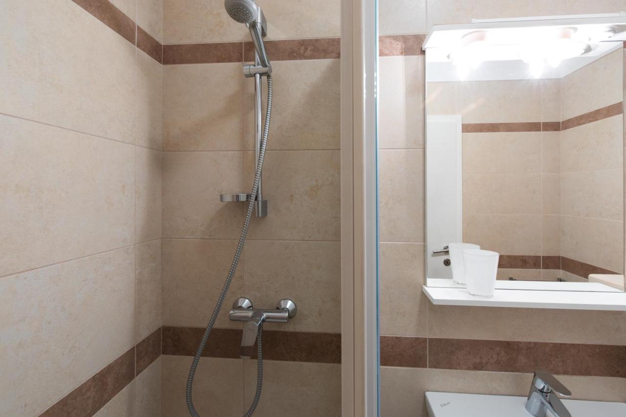 Apartmani Laura Krk كرك المظهر الخارجي الصورة