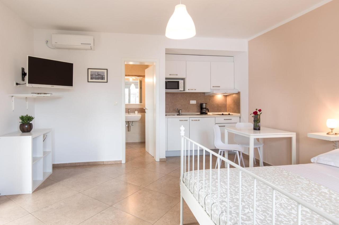 Apartmani Laura Krk كرك المظهر الخارجي الصورة