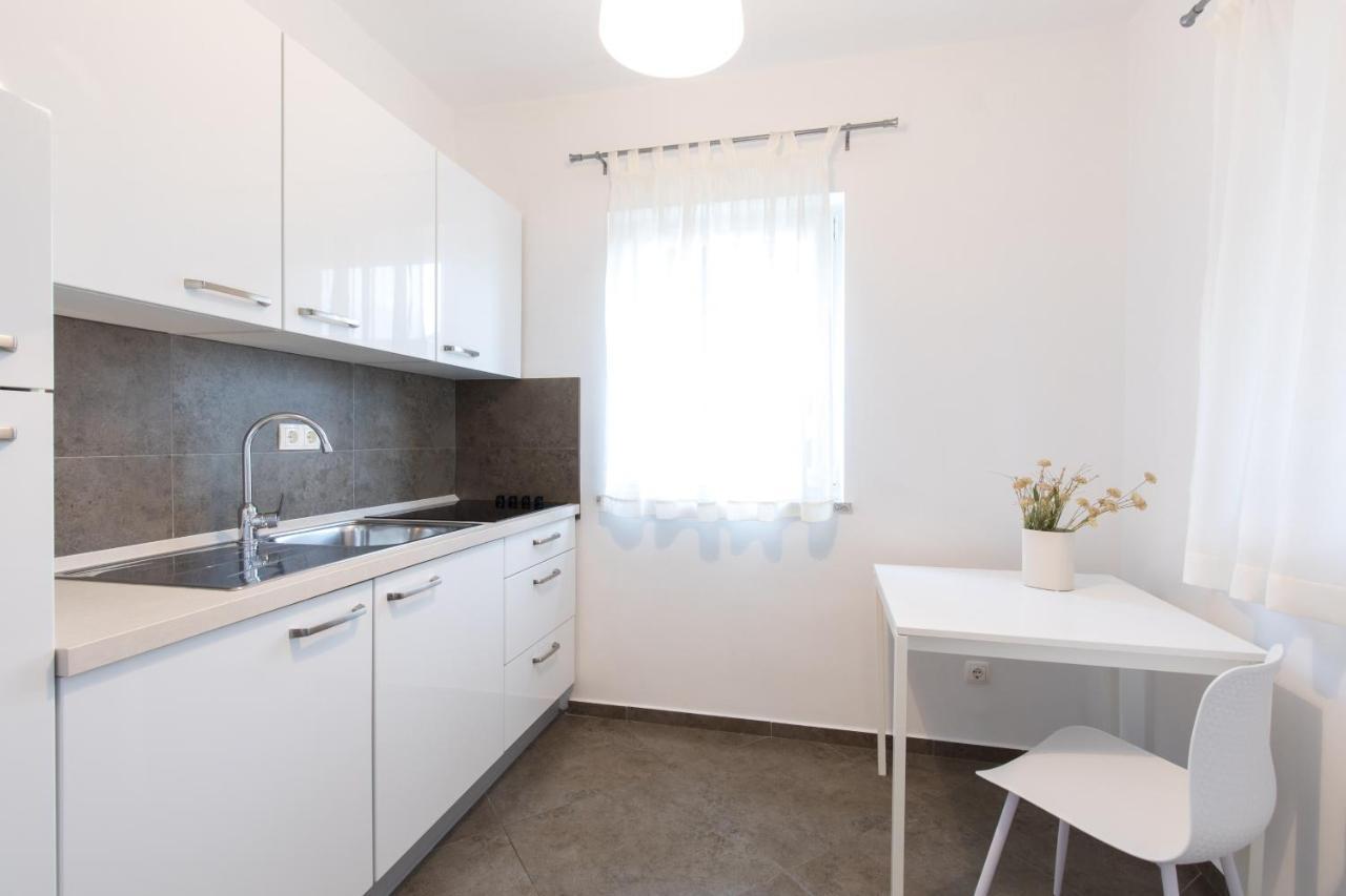 Apartmani Laura Krk كرك المظهر الخارجي الصورة